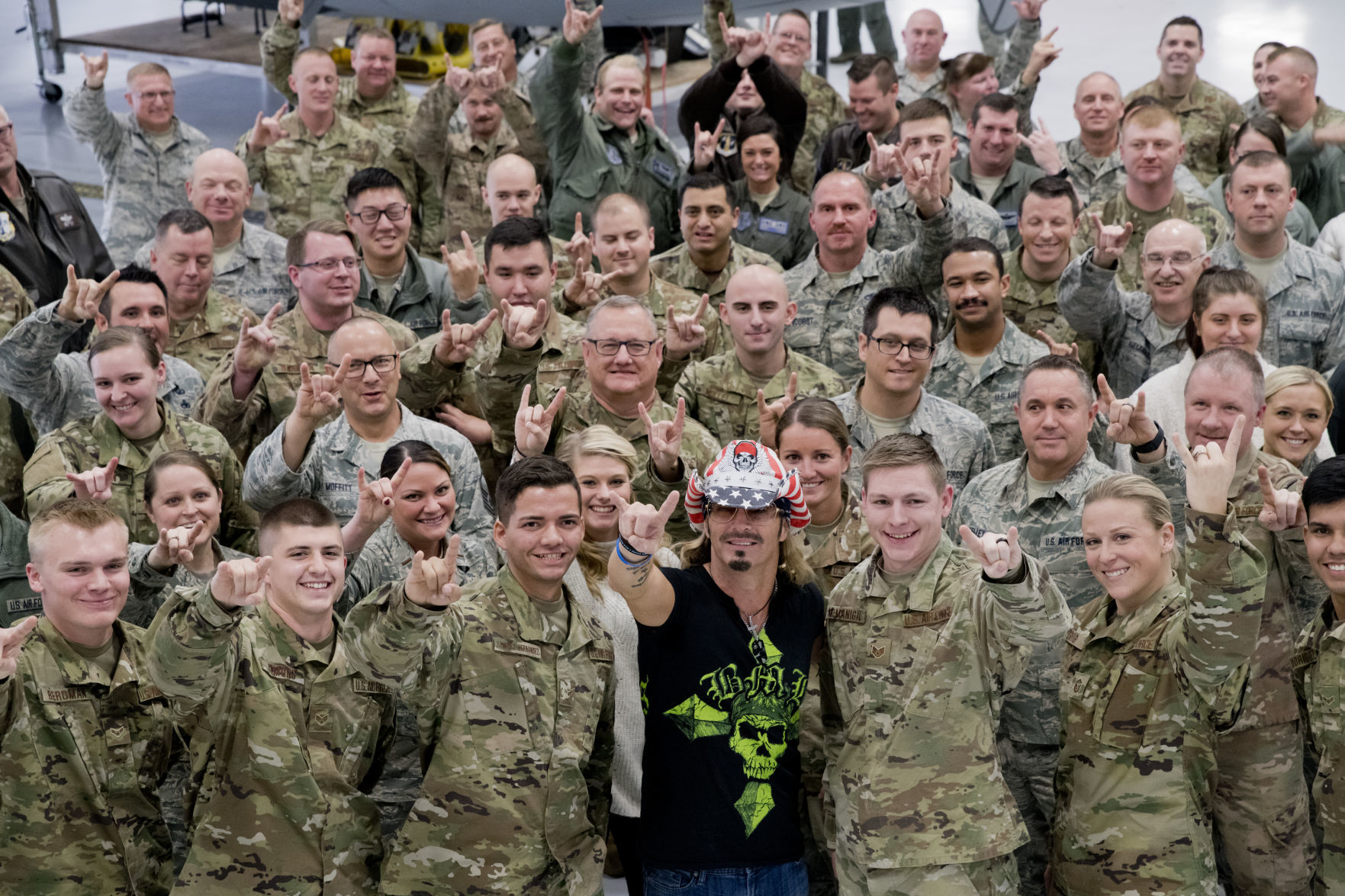 Bret Michaels tours the 185th Air Refueling Wing